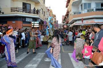 La Cabalgata Real recorre la zona comercial de Los Llanos de Telde (Foto Antonio Alí y Francisco Javier Santana)